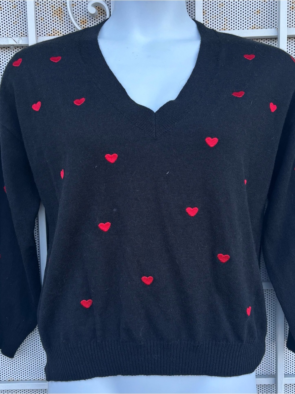 SHEIN L Black V-Neck Sweater with Red Heart Motif
